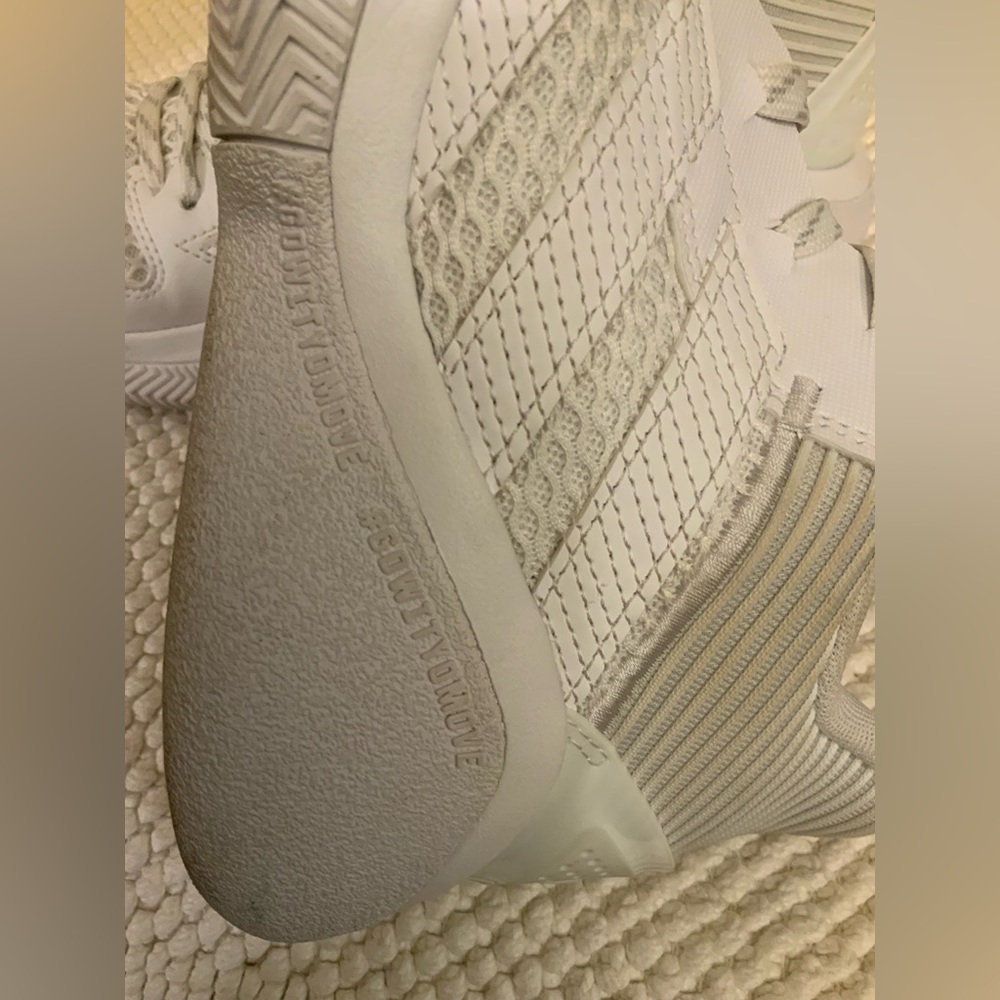 ADIDAS - Picture 14 of 14